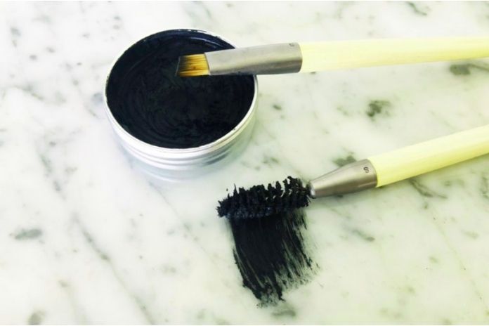 Natural And Homemade Mascara