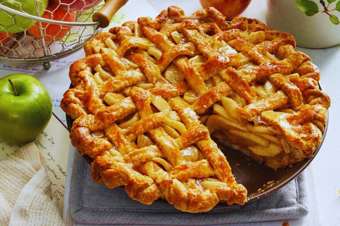 Soft And Simple Apple Pie: Classic Recipe (Grandma's Apple Pie)